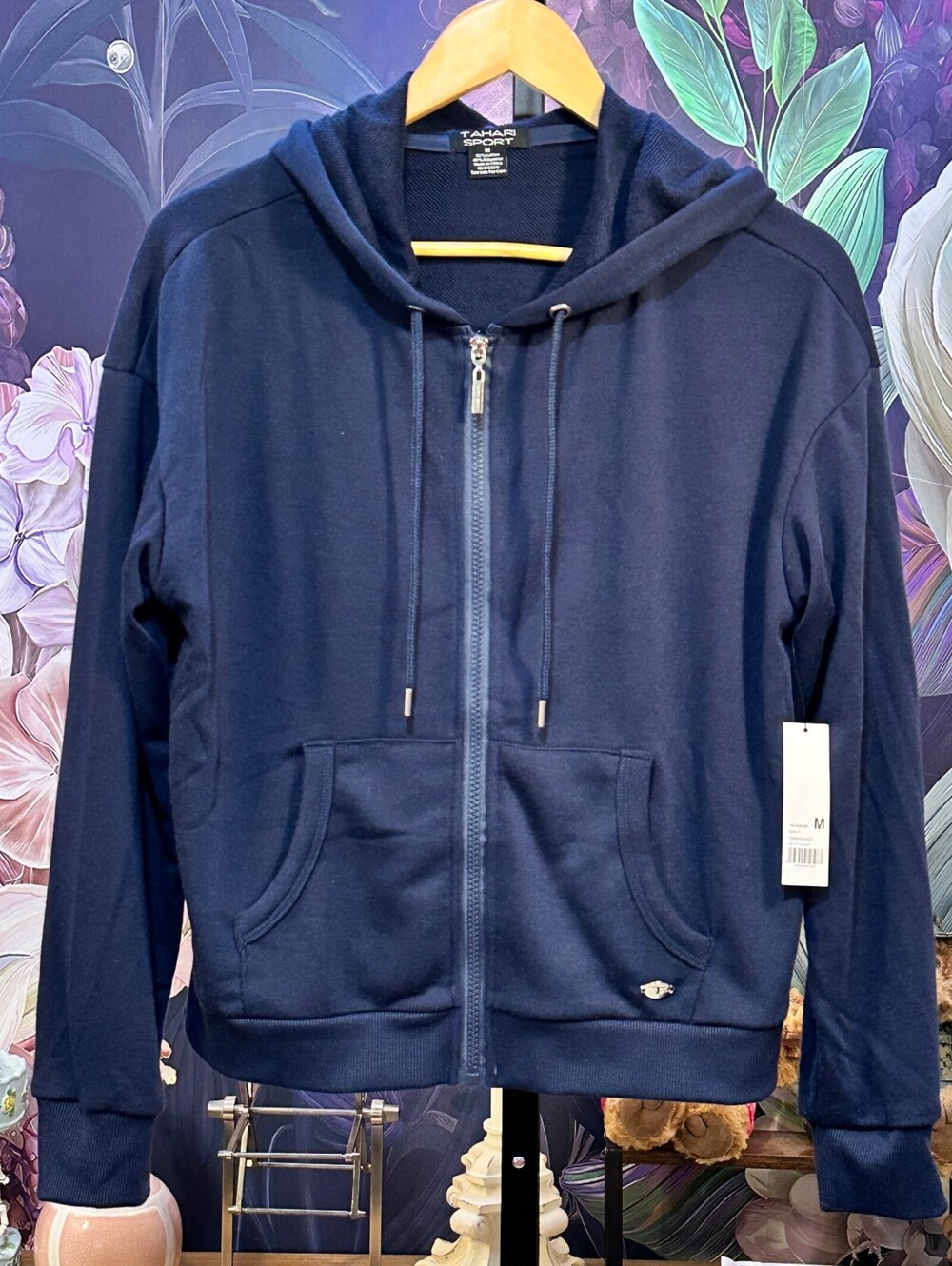 Tahari Sport M Hoodie Casual NWT Athleisure Minimalist Sporty Zip Front Pocket